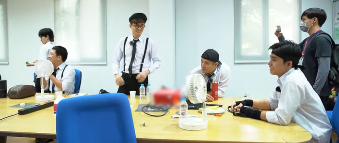 Ngắm đồng phục tông xuyệt tông đầu tiên của dàn sao Running Man Việt
