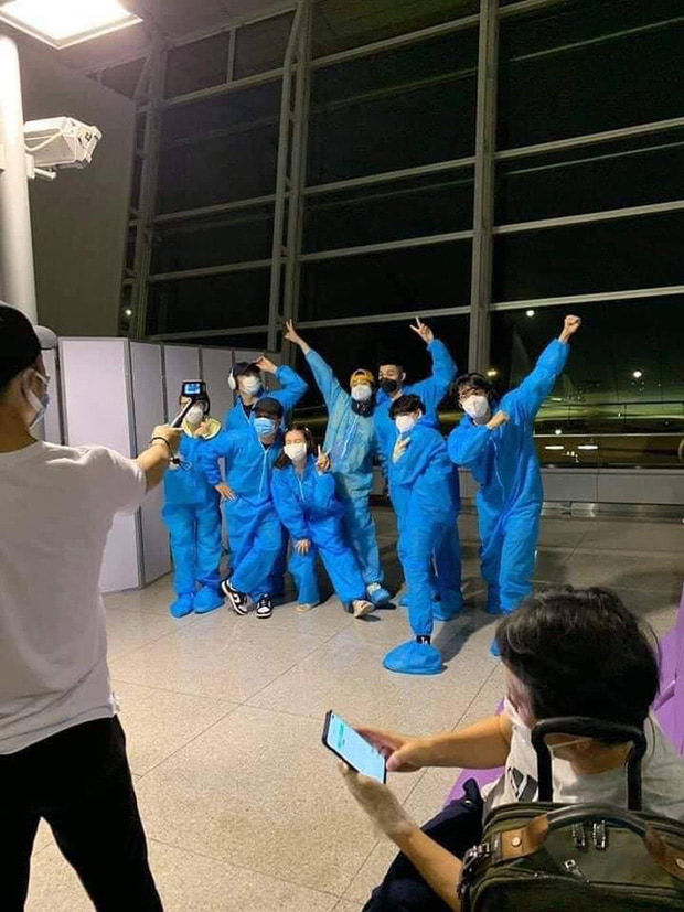 Ngắm đồng phục tông xuyệt tông đầu tiên của dàn sao Running Man Việt