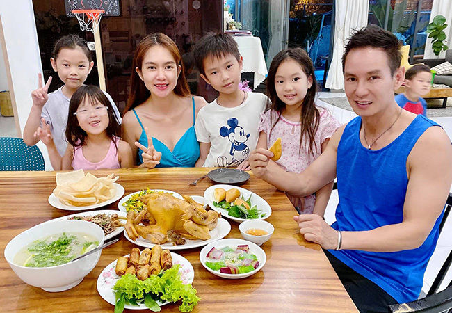 Luật bất thành văn: 50 phép tắc trên bàn cơm người Việt