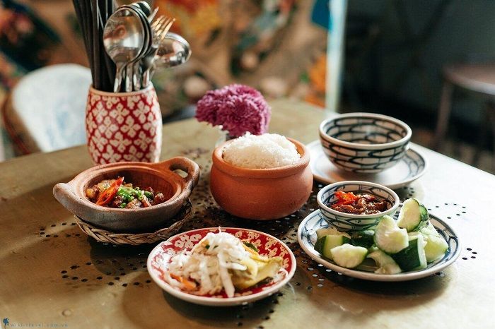 Luật bất thành văn: 50 phép tắc trên bàn cơm người Việt