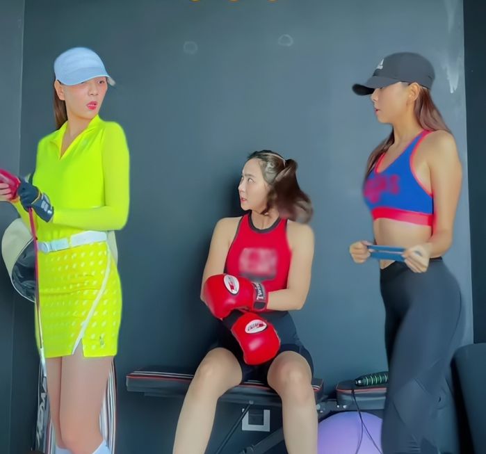 Mai Ngọc khoe cơ bụng săn chắc, không hổ danh MC đẹp nhất VTV
