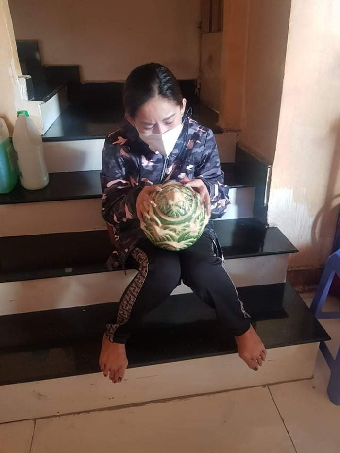 Mang thai vẫn đi diễn, nghệ sĩ Bình Tinh từng lao bụng bầu xuống đất