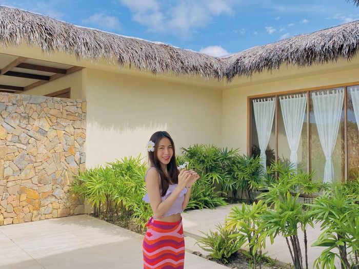 Mỹ nữ Việt vẫn giản dị dù là vợ đại gia: Vợ Quý Bình đi dép lê rửa bát
