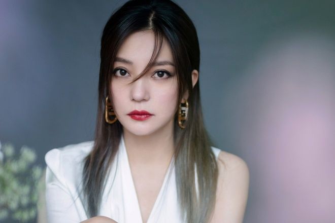 Đan Trường tặng hoa, Triệu Vy nhẹ nhàng quăng đi gây chưng hửng