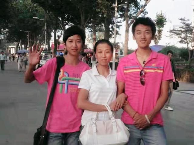 Liều ăn nhiều: thanh niên làm tài xế tỏ tình với bà chủ hơn 16 tuổi