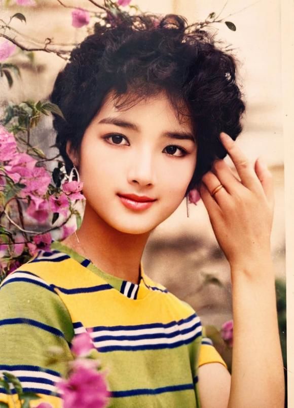 Nét đẹp bị thời gian bỏ quên của Hoa hậu Đền Hùng - Giáng My