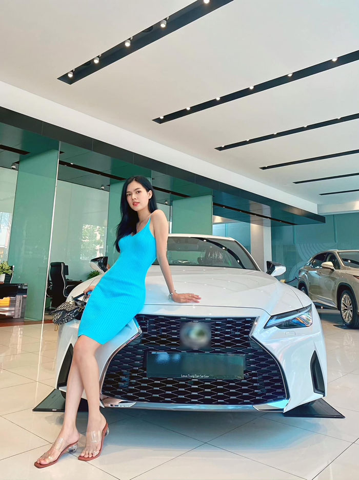 Ngắm loạt ảnh xinh đẹp của Ngọc Trinh trước khi quy y vì bị cắm sừng