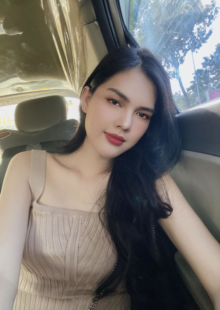 Ngắm loạt ảnh xinh đẹp của Ngọc Trinh trước khi quy y vì bị cắm sừng