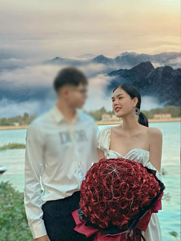 Ngắm loạt ảnh xinh đẹp của Ngọc Trinh trước khi quy y vì bị cắm sừng