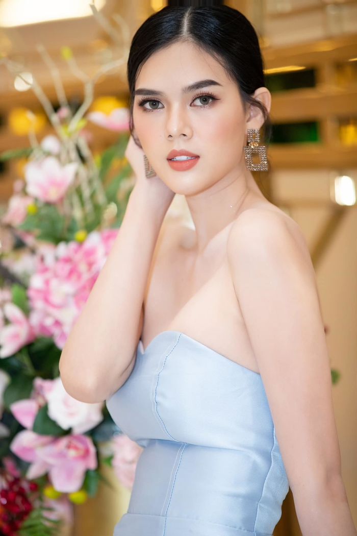 Ngắm loạt ảnh xinh đẹp của Ngọc Trinh trước khi quy y vì bị cắm sừng