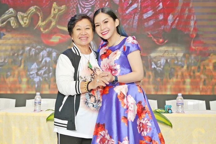 Nghệ sĩ Bình Tinh mất 3 người thân trong 1 tháng: Mạnh mẽ lên nha chị
