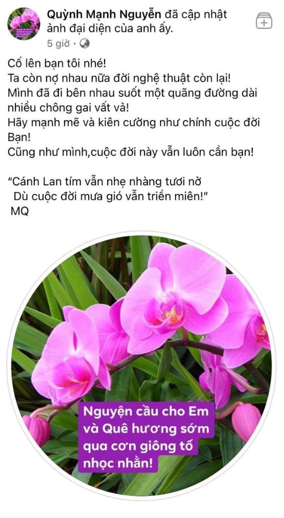 Nghẹn lòng hình ảnh con trai út quỳ gối cầu nguyện cho Phi Nhung