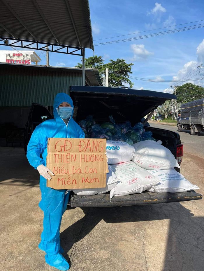 Người phụ nữ ủng hộ 1,5 tỷ cho miền Trung tiếp tục giúp đỡ mùa dịch