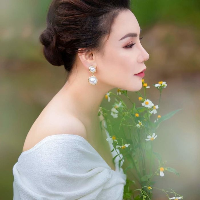 Hồ Quỳnh Hương tặng thực phẩm chức năng cho F0 nào điều trị ở TP.HCM