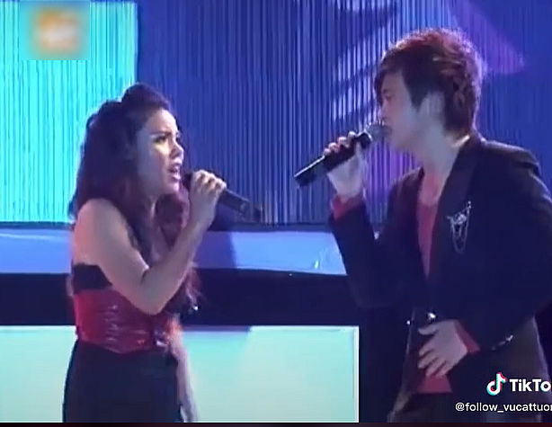 Nhận không ra Vũ Cát Tường khi song ca với Wanbi Tuấn Anh 10 năm trước
