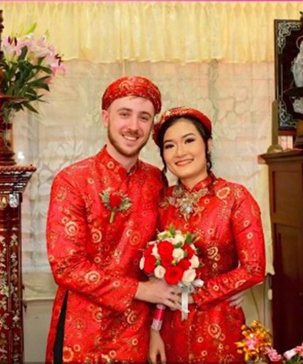 Gái Việt được chàng Tây cua trong 1 nốt nhạc, 6 tháng về ở chung