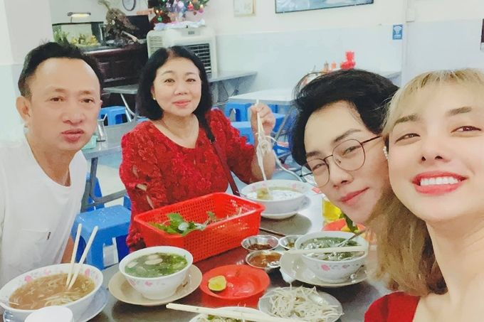 Một năm Miko Lan Trinh yêu bạn trai chuyển giới: Hạnh phúc ngập tràn