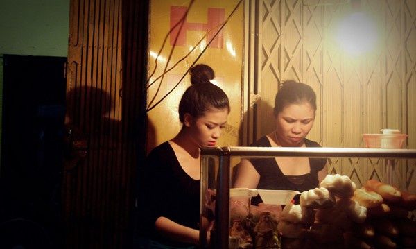 Những bà mẹ Vbiz mưu sinh, lam lũ: vẫn yêu nghề khi con đã thành danh