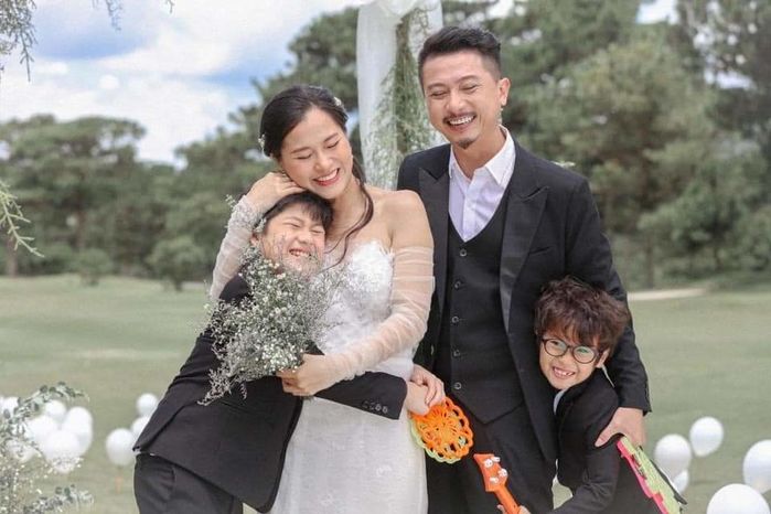 Những cặp đôi sao Việt sau kết hôn, sự nghiệp lên hương thấy rõ