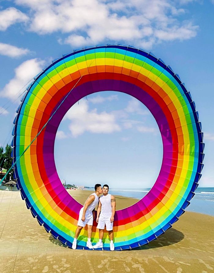Những cặp đôi LGBT giàu có, hạnh phúc viên mãn nhất Vbiz