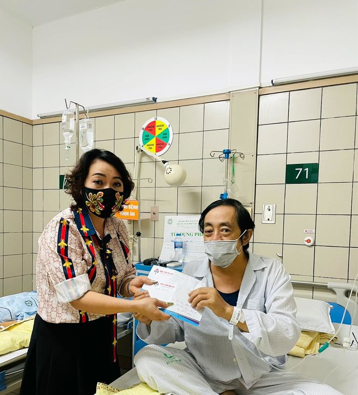 Những hình ảnh lạc quan trên giường bệnh của nghệ sĩ Giang Còi