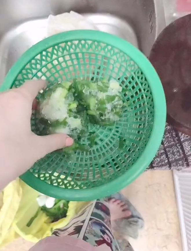 Màn trữ đông có 1-0-2 của hội ghét bếp: Canh cua thành tảng băng trôi