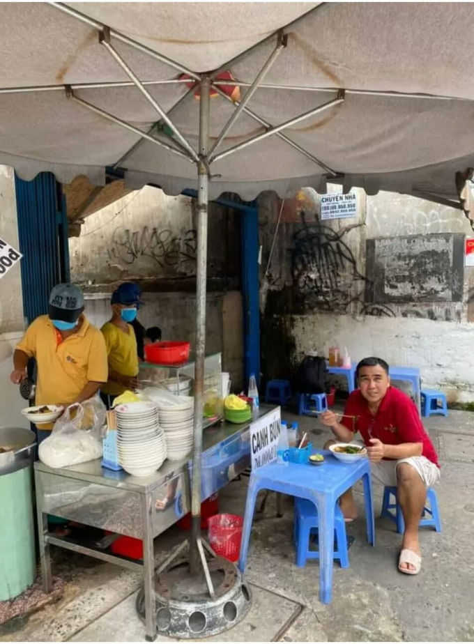 Những sao Việt kiếm tiền như nước nhưng mê mẩn món ăn bình dân