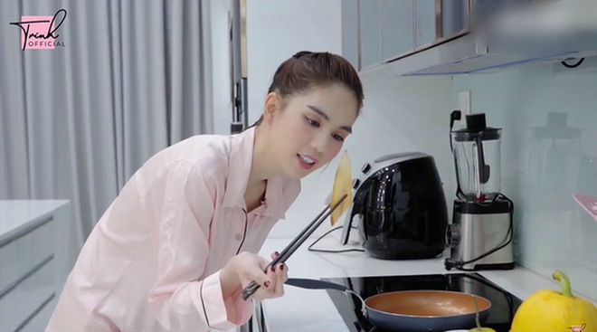 Những sao Việt kiếm tiền như nước nhưng mê mẩn món ăn bình dân