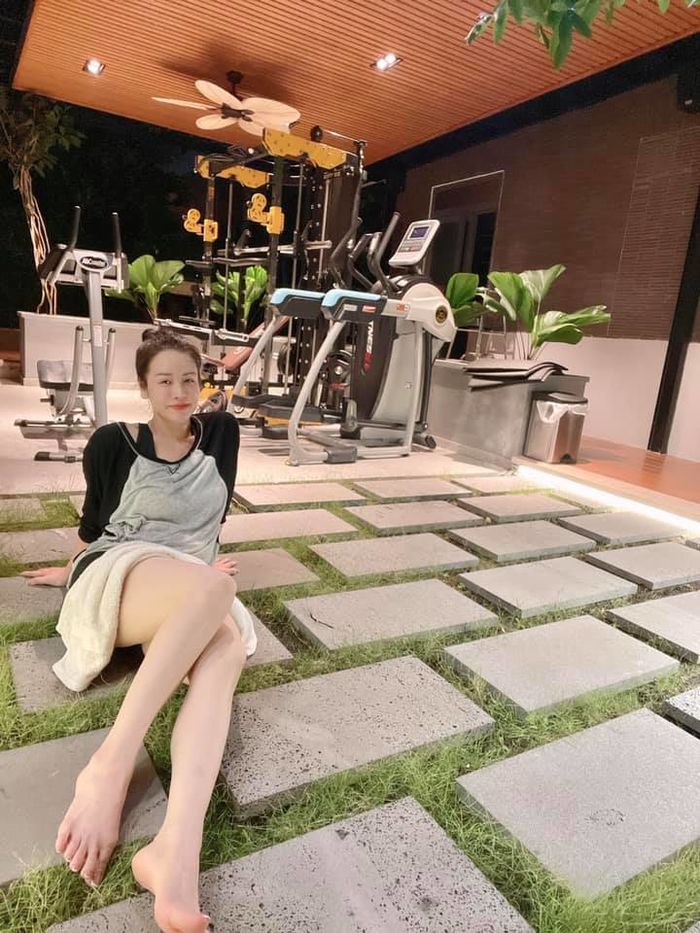 Vườn rau xanh trong biệt thự của Nhật Kim Anh: khỏi lo đi chợ