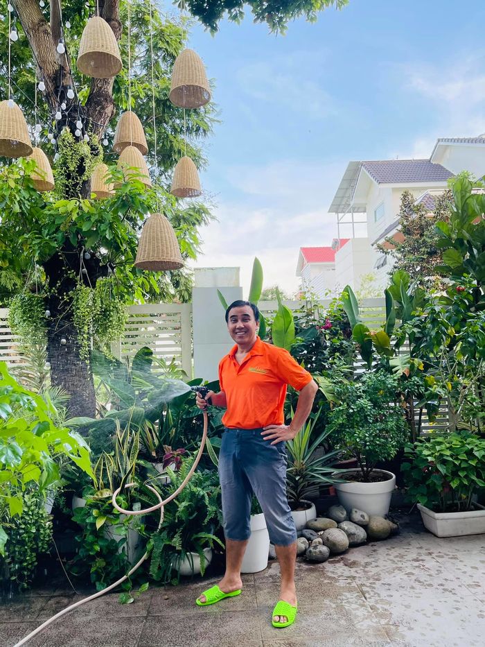 Vườn rau xanh trong biệt thự của Nhật Kim Anh: khỏi lo đi chợ
