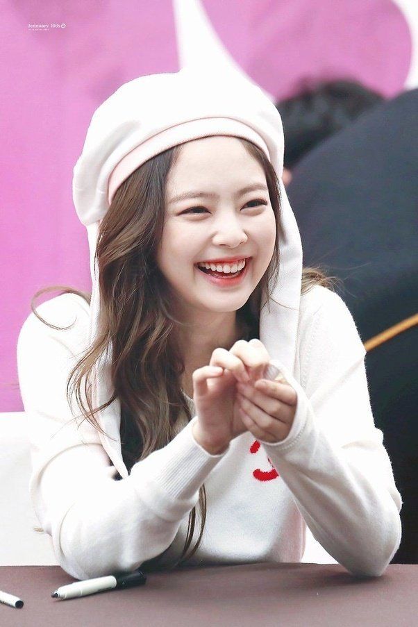 Những thần tượng có vẻ ngoài khó ở nhất Kpop: Thực chất y như em bé