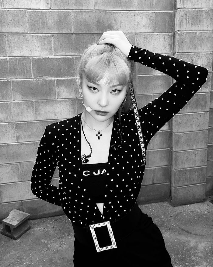 Những thần tượng có vẻ ngoài khó ở nhất Kpop: Thực chất y như em bé