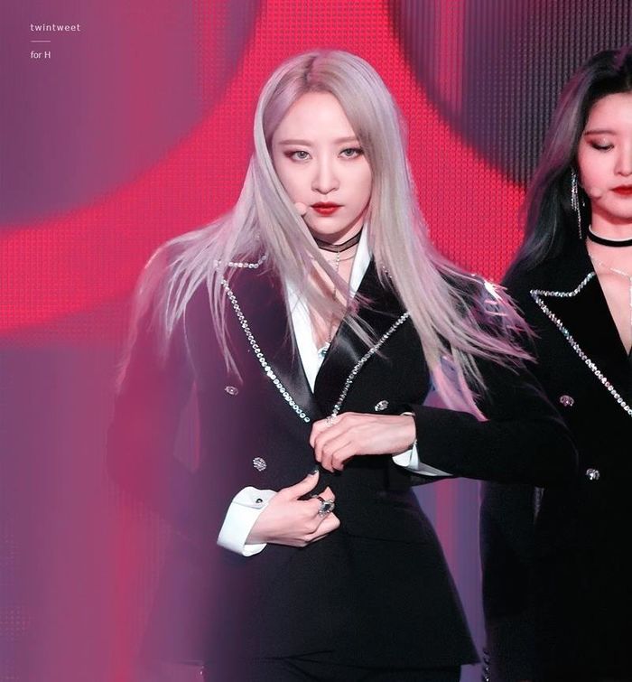 Những thần tượng có vẻ ngoài khó ở nhất Kpop: Thực chất y như em bé