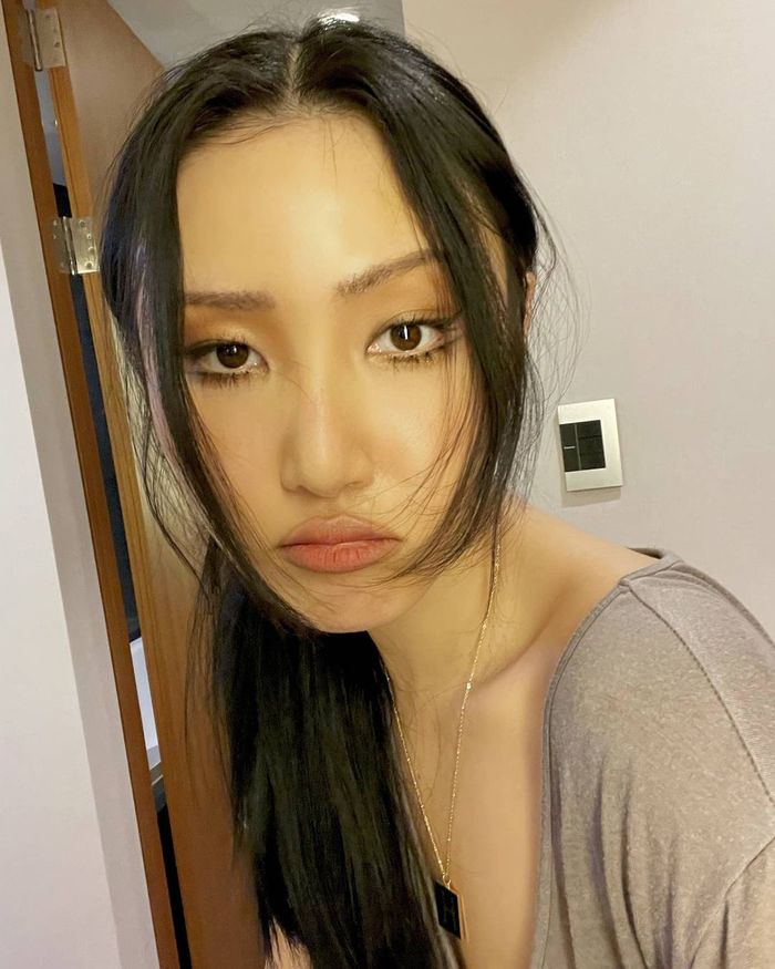 Những thần tượng có vẻ ngoài khó ở nhất Kpop: Thực chất y như em bé