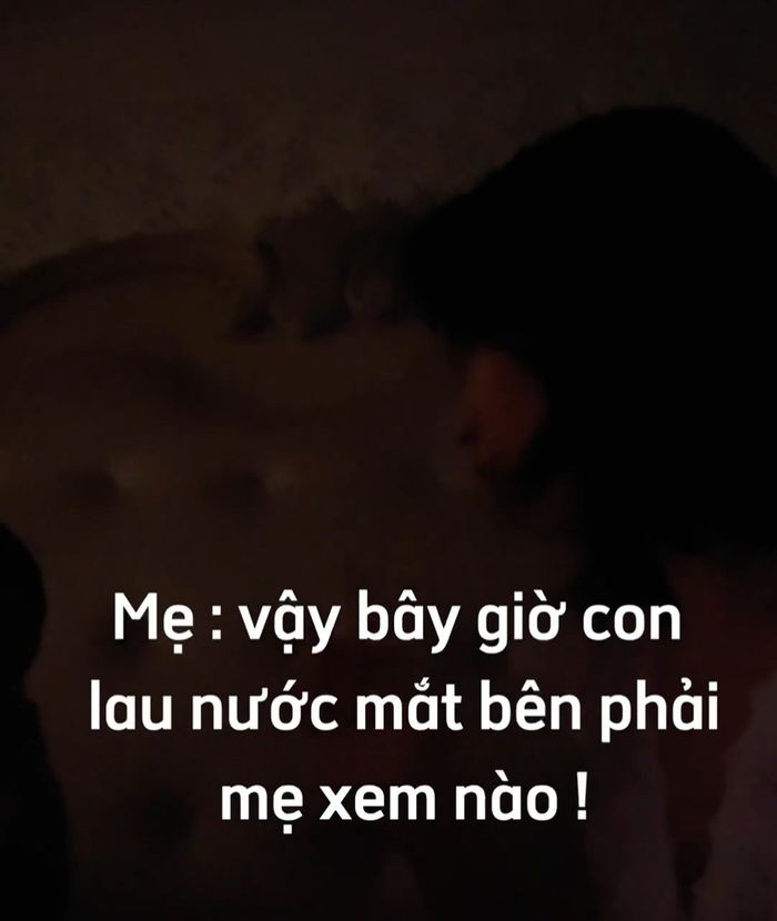 Bo Thúi đang khóc quay sang cười còn bi bô: bình tĩnh, không sao cả