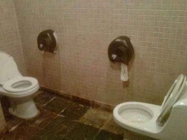 Quốc gia trên TG có nhà vệ sinh công cộng đôi, có cả ghế chờ đến lượt