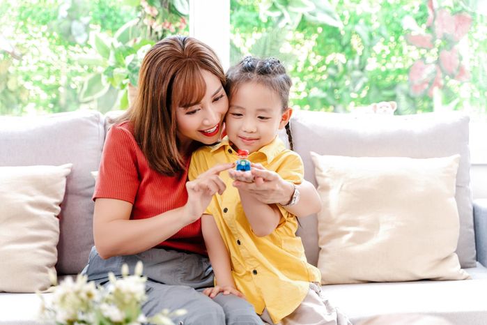 Quý tử nhà sao Việt để tóc dài, lớn lên chắc “tốn gái lắm cho coi!