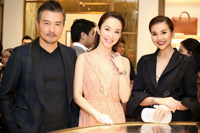 Sắc vóc của thanh xà Phạm Văn Phương: 50 tuổi trẻ như gái đôi mươi