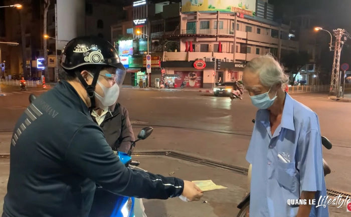 Sao Việt 24h: 2 nghệ sĩ Vbiz qua đời, Hoa hậu Diễm Hương bị nhắc nhở