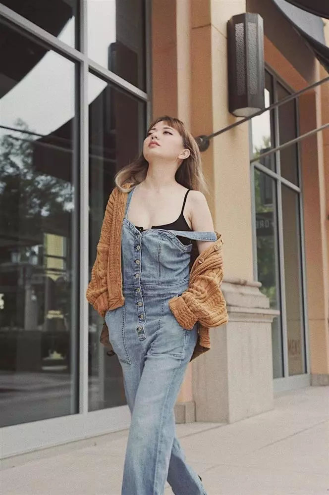 Sao Việt 24h: Bố vợ diễn viên Hoàng Mèo ra đi, Bình Tinh ôm tro cốt mẹ