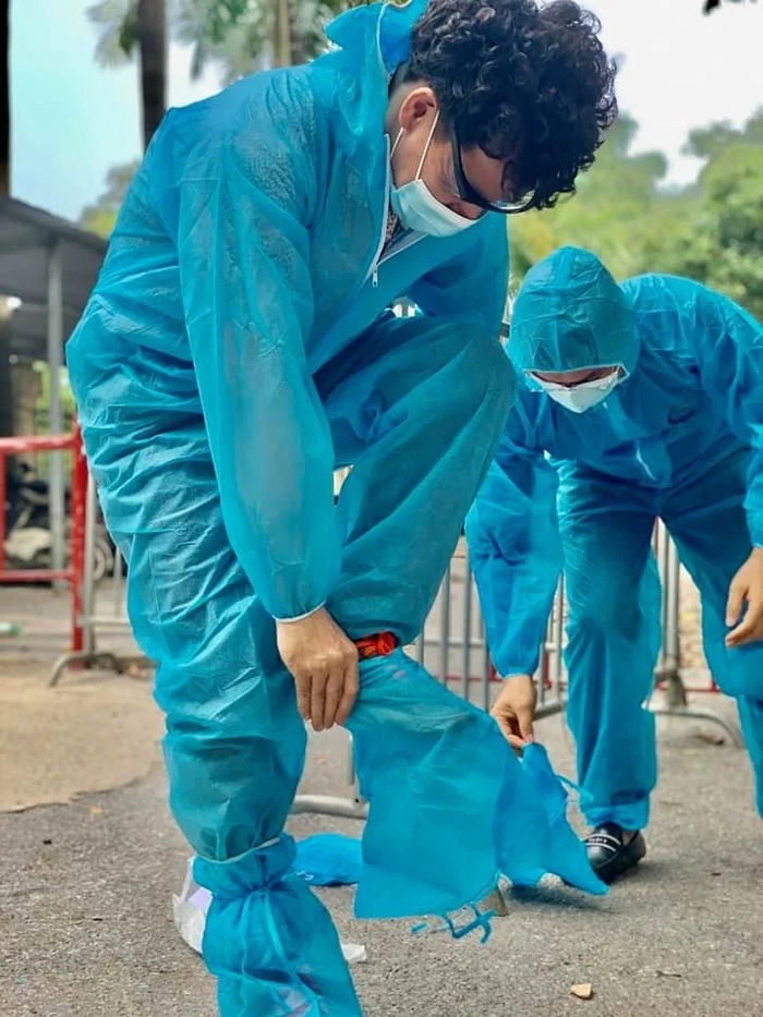 Sao Việt 24h: Con gái mang di ảnh Giang Còi dự sinh nhật