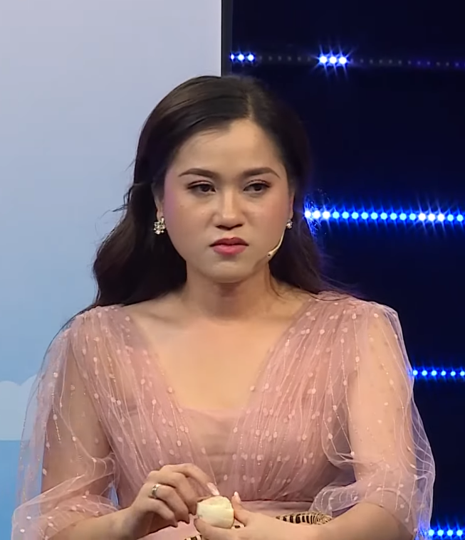 Sao Việt 24h: Con gái mang di ảnh Giang Còi dự sinh nhật