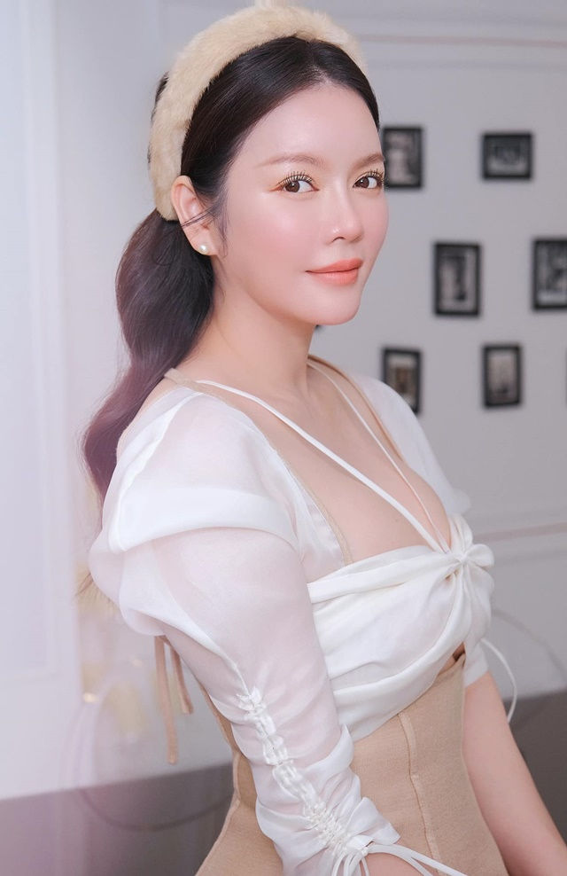 Sao Việt 24h: Nhật Kim Anh chính thức xác nhận mối quan hệ với Titi