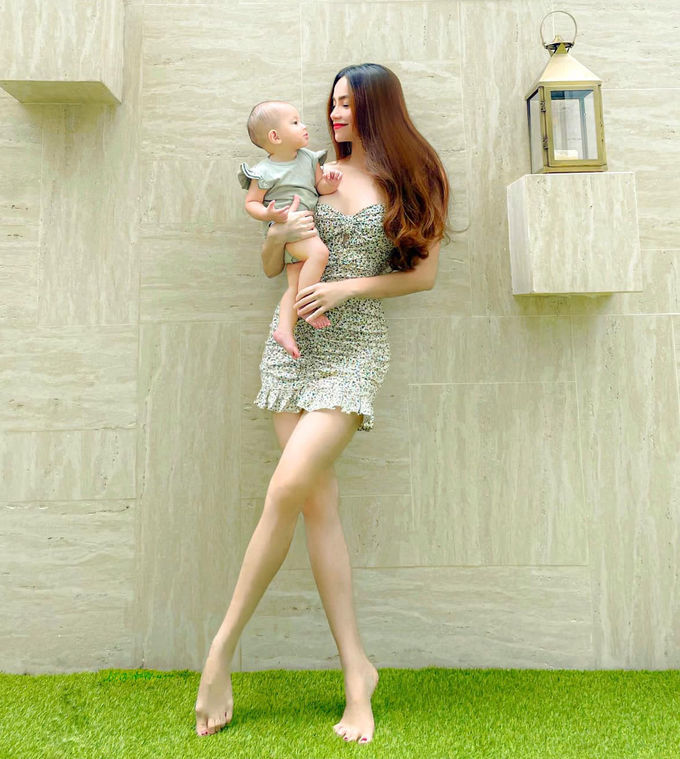 Sao Việt 24h: Việt Hương tặng giao xe cứu thương, Châu Bùi xin lỗi
