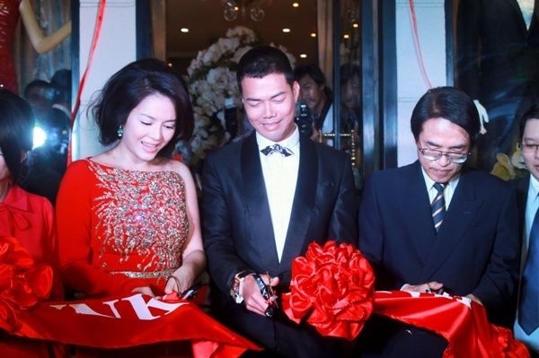 Sao Việt bị đồn hẹn hò sao Hoa ngữ: Lý Nhã Kỳ lên tạp chí Hong Kong