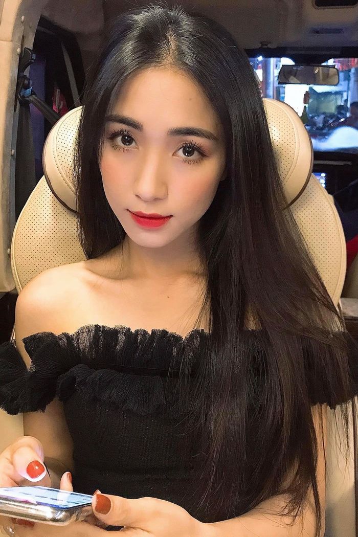 Sao Việt bị khui ảnh thời chưa dậy thì: Hoà Minzy khiến fan dụi mắt