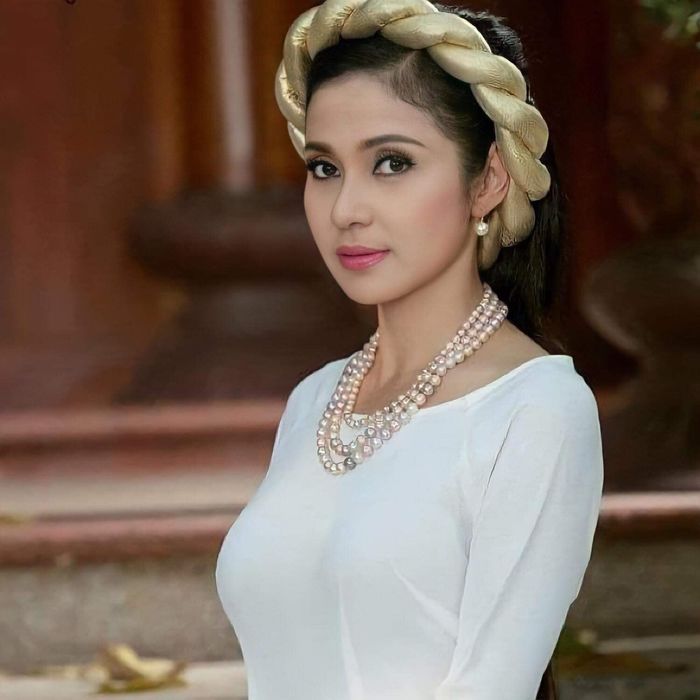 Sao Việt được trả cát xê bằng vàng thời hoàng kim: Lý Hùng 60 cây
