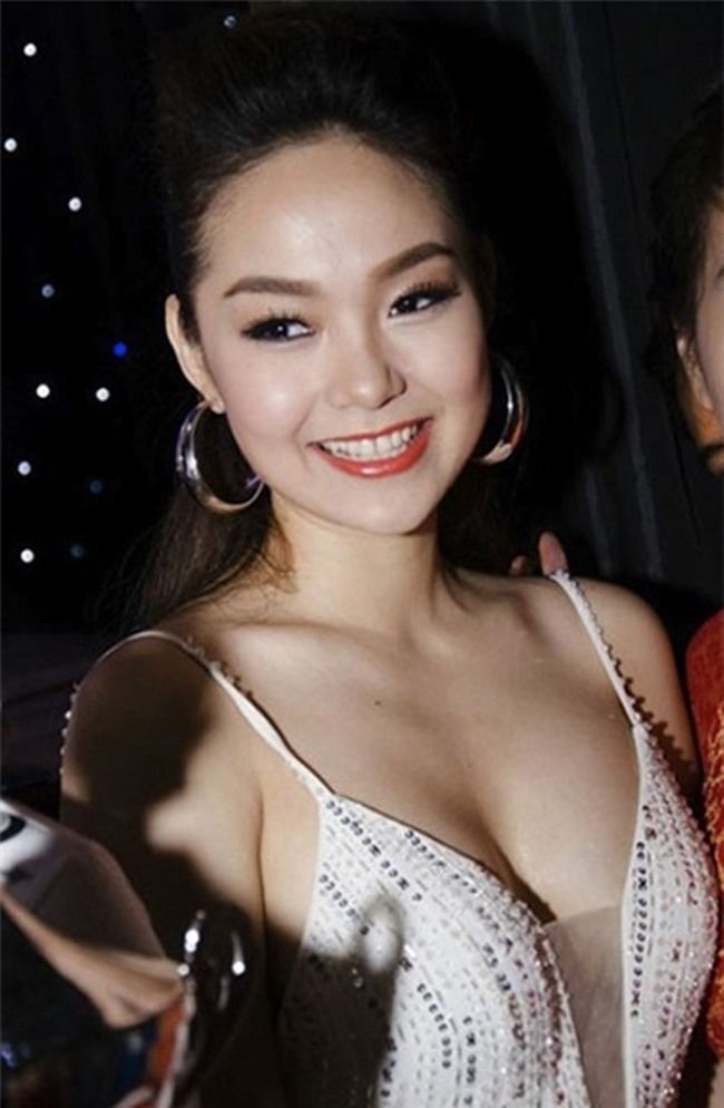 Sở hữu nốt ruồi chỗ hiếm, dàn mỹ nhân Việt ngồi yên hưởng phú quý