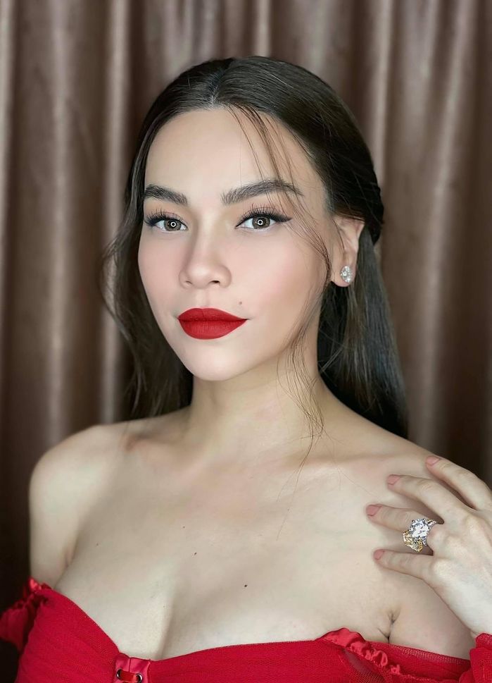 Sở hữu nốt ruồi chỗ hiếm, dàn mỹ nhân Việt ngồi yên hưởng phú quý