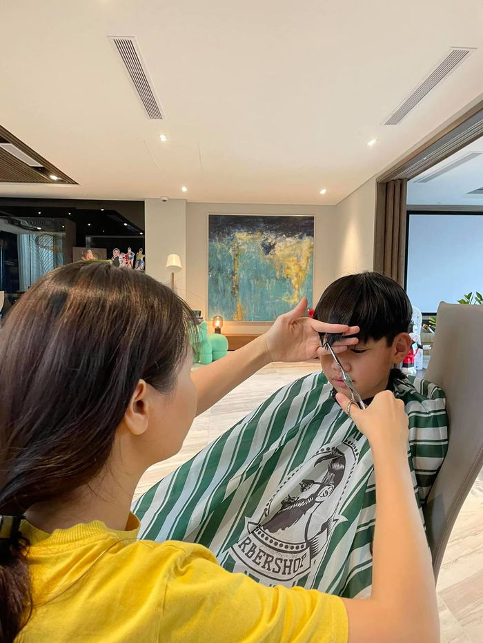 Subeo số hưởng nhất Vbiz: Kim Lý dạy đủ điều, Đàm Thu Trang cắt tóc